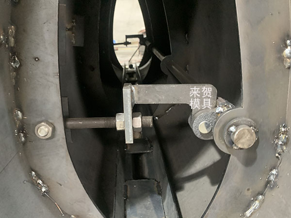 卵型槽模具的限位柱部分細節(jié)