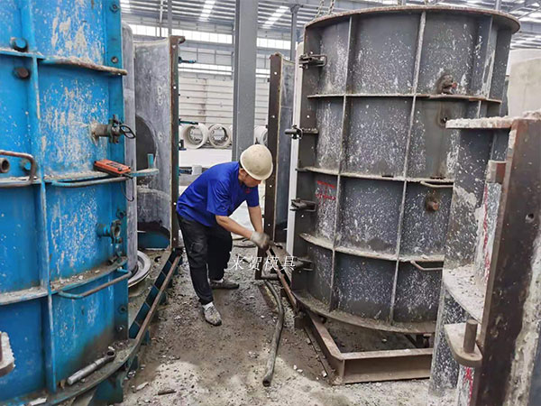 污水檢查井塑料模具的制備方法，方便操作