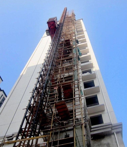 施工升降機上的應用1.jpg 施工升降機上的應用1.jpg